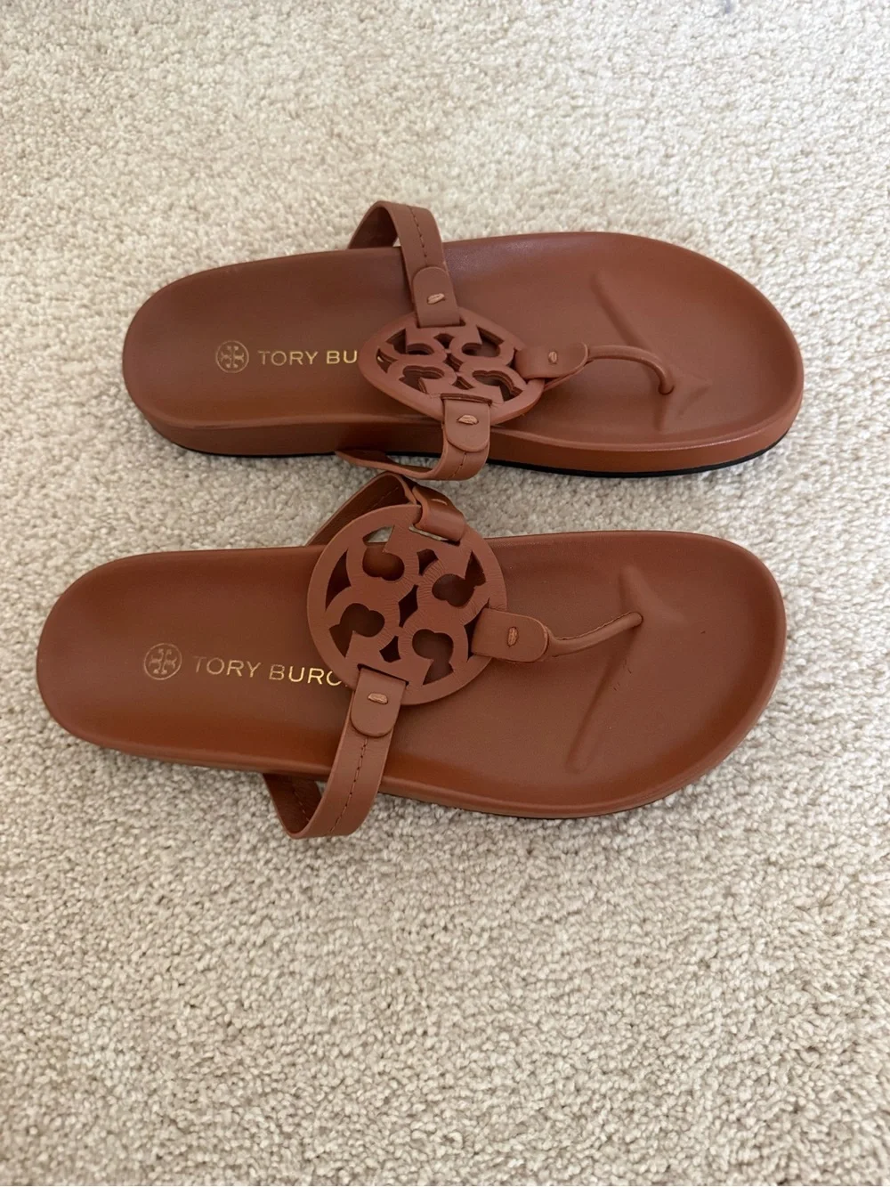Tory Burch Sandals Miller Cloud Thong in Bourbon Miele Tan